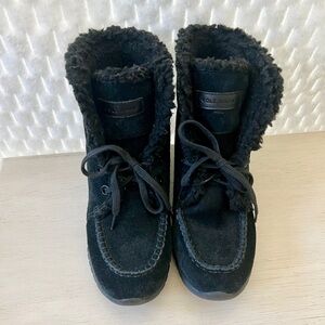 Cole Haan Zerogrand Black Suede Shearling Chukka Boots Size 5